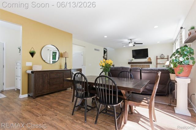 7946 Russell Drive, Westland, MI 48185