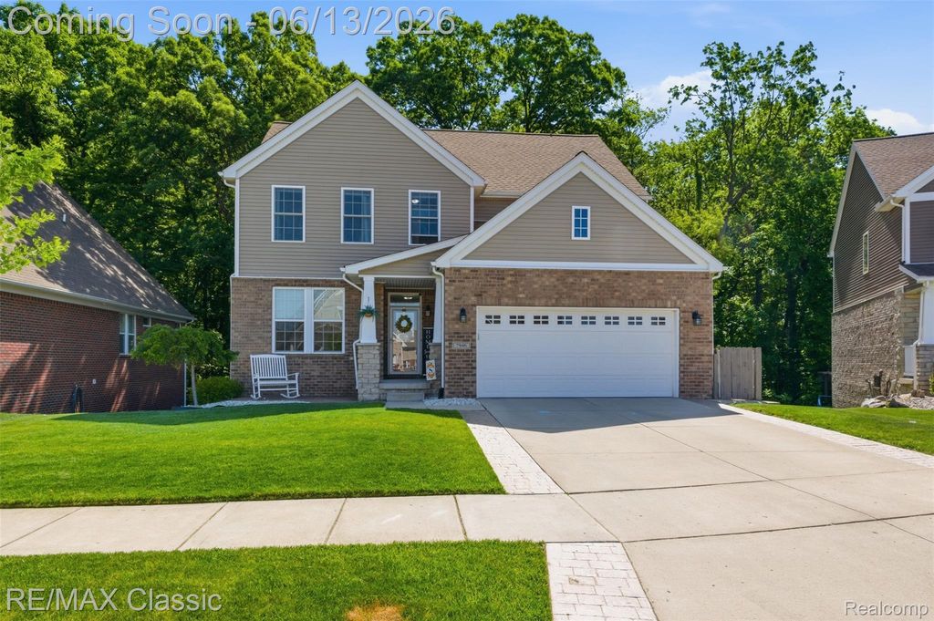 7946 Russell Drive, Westland, MI 48185