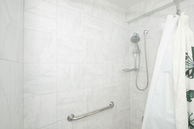 5801 N SHERIDAN Road 18C, Chicago, IL 60660