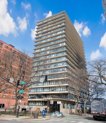 5801 N SHERIDAN Road 18C, Chicago, IL 60660