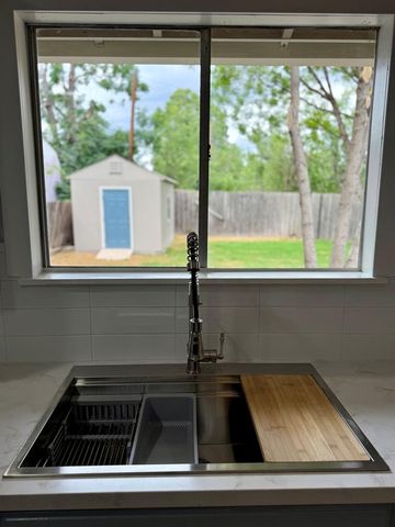 804 Bluebonnet Dr, Kerrville, TX 78028