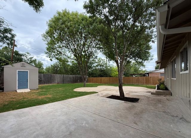804 Bluebonnet Dr, Kerrville, TX 78028