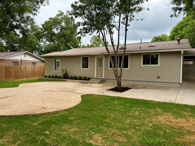 804 Bluebonnet Dr, Kerrville, TX 78028