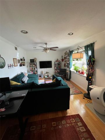 900 S Lamar BLVD 303, Austin, TX 78704