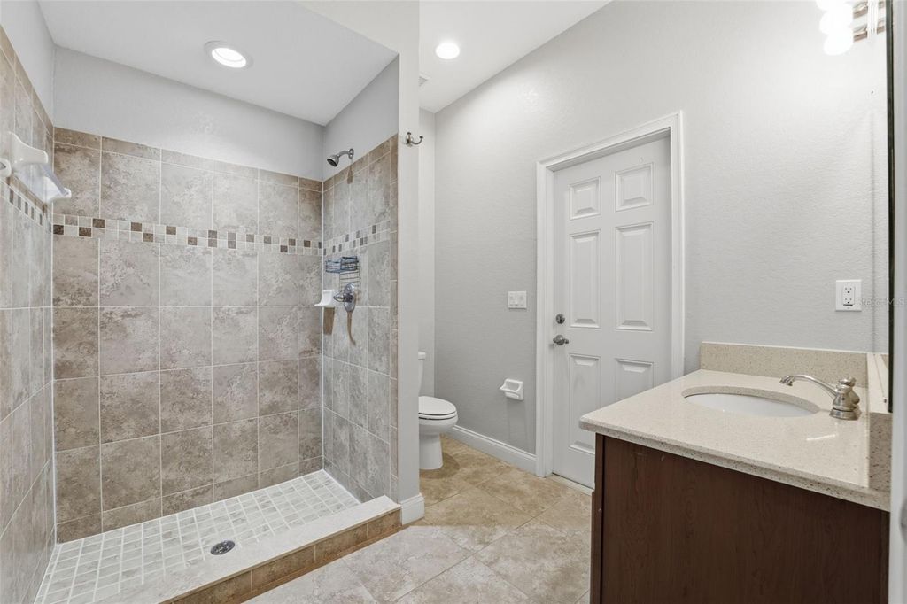 Image 20 of property listing at 2822 SEYMORE STREET, Lakeland, FL 33813