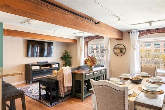 240 Jackson St 314, Lowell, MA 01852
