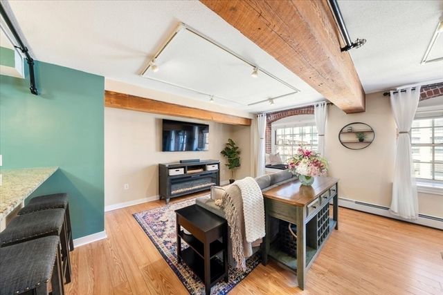 240 Jackson St 314, Lowell, MA 01852