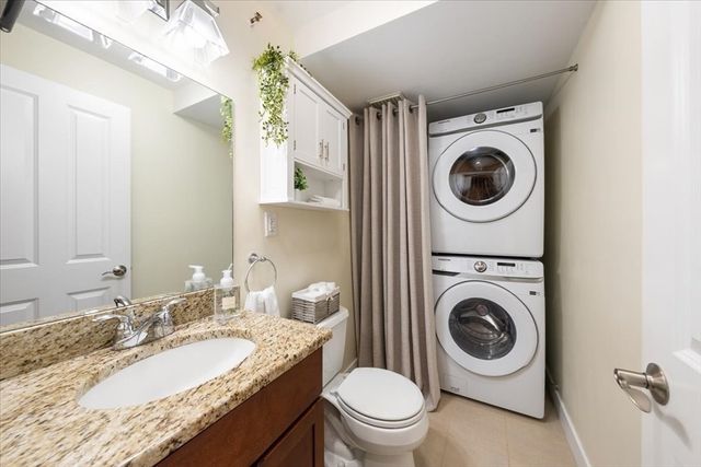 240 Jackson St 314, Lowell, MA 01852