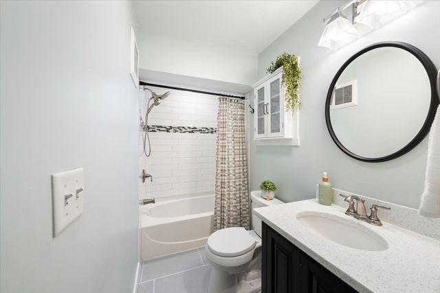 240 Jackson St 314, Lowell, MA 01852