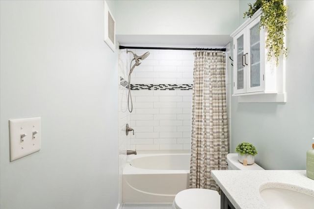 240 Jackson St 314, Lowell, MA 01852