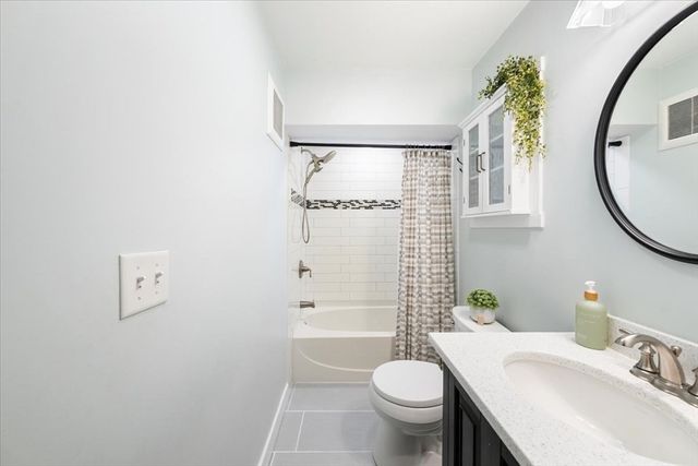 240 Jackson St 314, Lowell, MA 01852