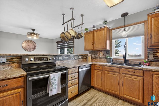 900 N James Ave Avenue, Tea, SD 57064