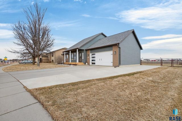 900 N James Ave Avenue, Tea, SD 57064