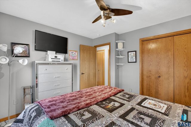 900 N James Ave Avenue, Tea, SD 57064