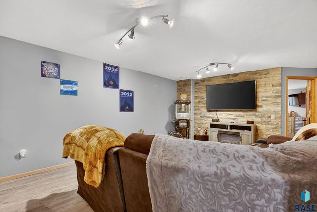 900 N James Ave Avenue, Tea, SD 57064