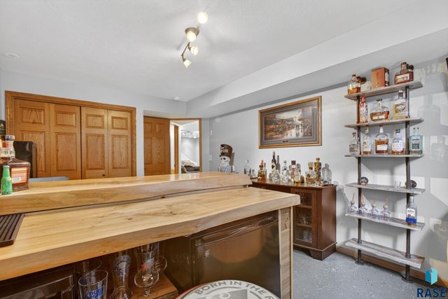 900 N James Ave Avenue, Tea, SD 57064