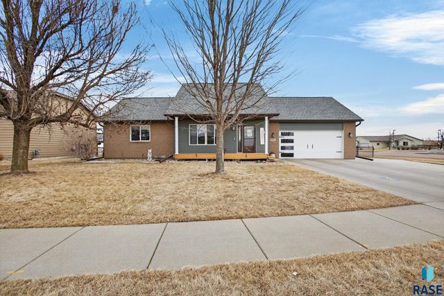 900 N James Ave Avenue, Tea, SD 57064