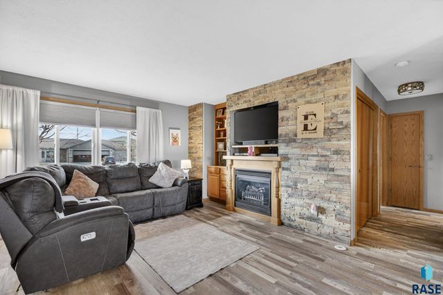 900 N James Ave Avenue, Tea, SD 57064