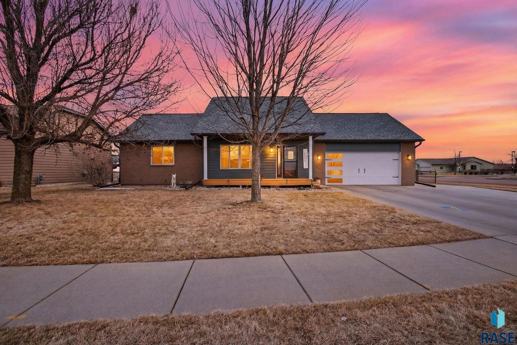 900 N James Ave Avenue, Tea, SD 57064