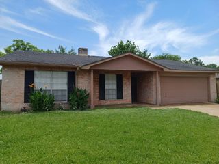9903 Kent Towne Lane, Sugar Land, TX 77498