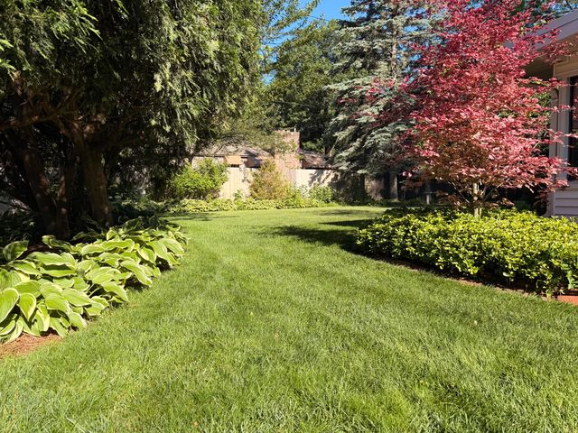 9216 White Oak Avenue, Munster, IN 46321