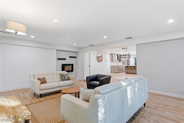 13101 Idylwild RD, Fort Myers, FL 33905