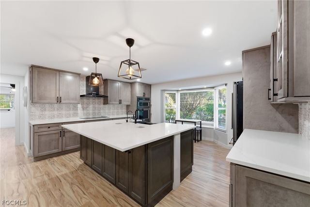 13101 Idylwild RD, Fort Myers, FL 33905