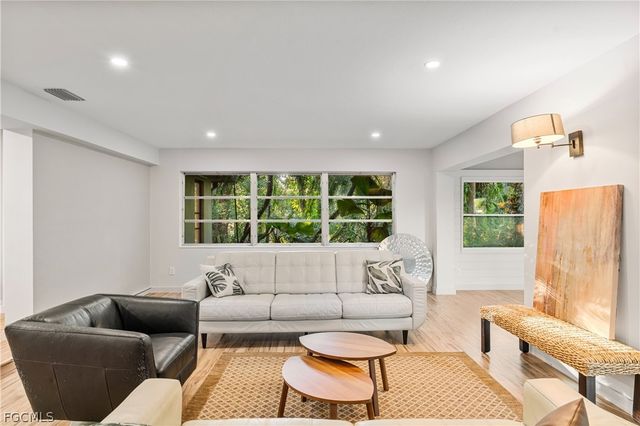 13101 Idylwild RD, Fort Myers, FL 33905