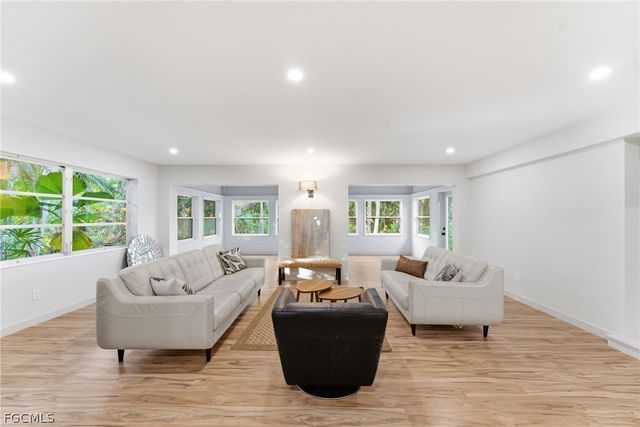 13101 Idylwild RD, Fort Myers, FL 33905