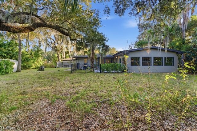 13101 Idylwild RD, Fort Myers, FL 33905