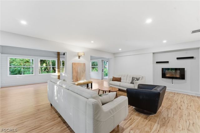 13101 Idylwild RD, Fort Myers, FL 33905