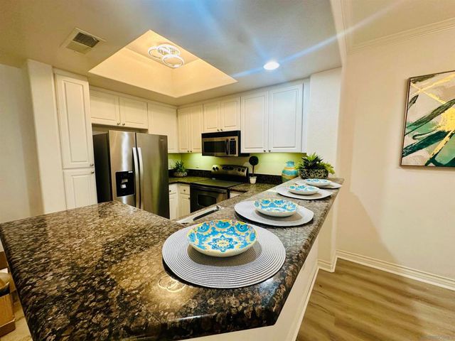 9263 Regents Rd B204, La Jolla, CA 92037