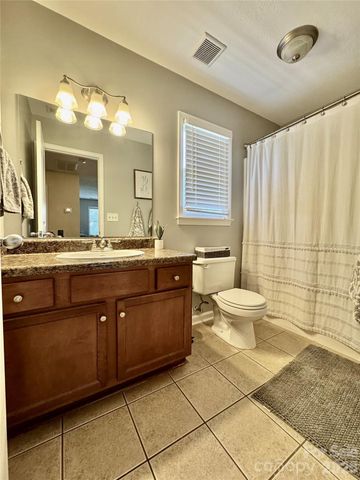 1688 Buffett Circle, Hickory, NC 28602