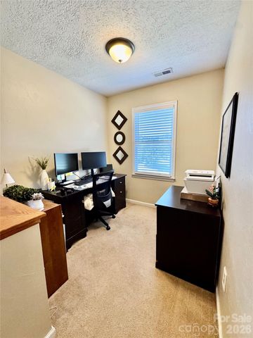 1688 Buffett Circle, Hickory, NC 28602