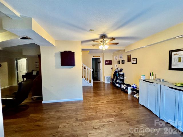 1688 Buffett Circle, Hickory, NC 28602