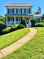 1688 Buffett Circle, Hickory, NC 28602