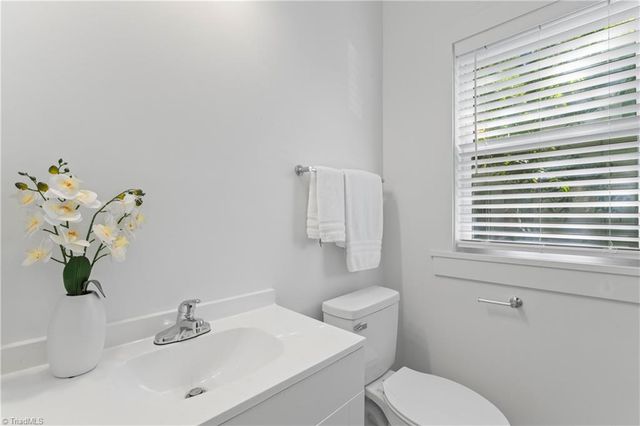 1112 W Webb Avenue, Burlington, NC 27217