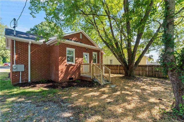 1112 W Webb Avenue, Burlington, NC 27217