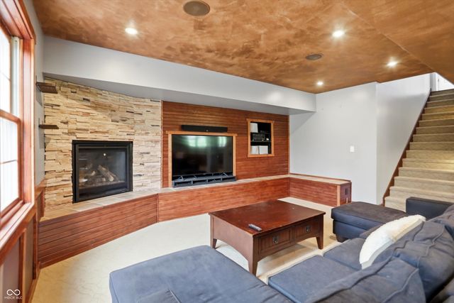 1291 N Blue Spruce Court, Greenfield, IN 46140