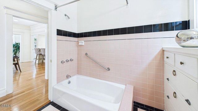1232 N El Centro Avenue, Los Angeles, CA 90038
