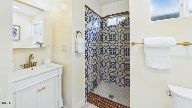 1232 N El Centro Avenue, Los Angeles, CA 90038