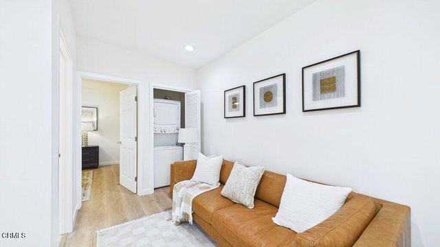 1232 N El Centro Avenue, Los Angeles, CA 90038