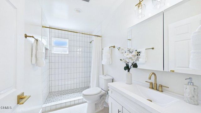 1232 N El Centro Avenue, Los Angeles, CA 90038