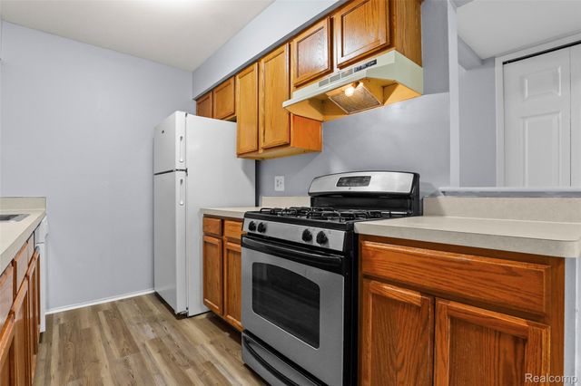 44481 Savery Drive, Canton Charter Township, MI 48187