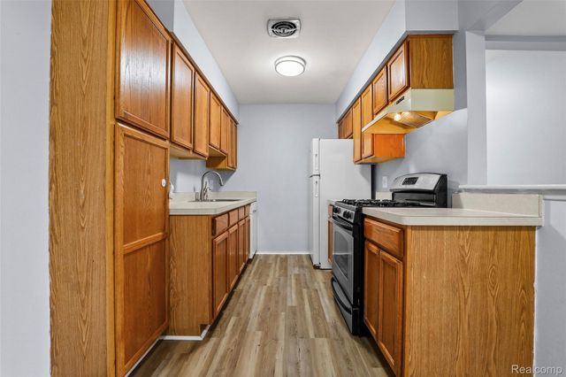 44481 Savery Drive, Canton Charter Township, MI 48187
