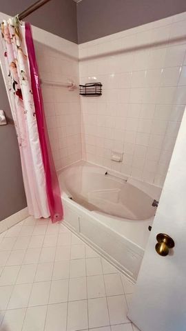 4735 SW 14th St, Deerfield Beach, FL 33442