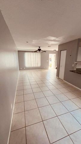 4735 SW 14th St, Deerfield Beach, FL 33442