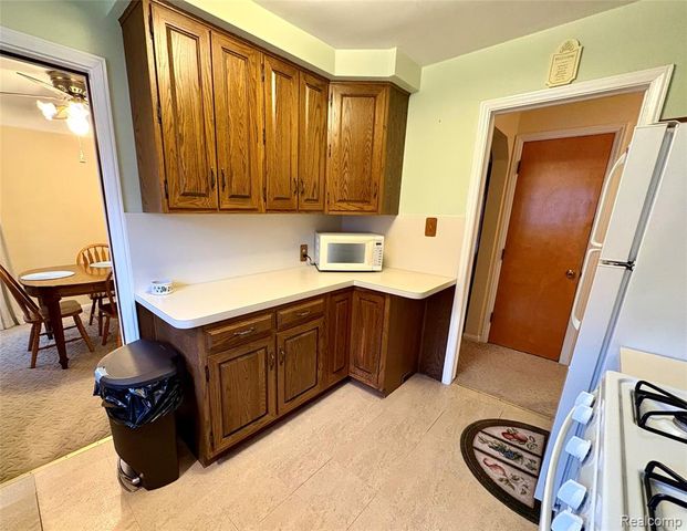 1618 Detroit Avenue, Lincoln Park, MI 48146