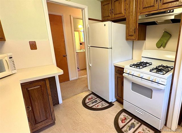 1618 Detroit Avenue, Lincoln Park, MI 48146