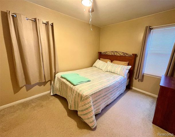 1618 Detroit Avenue, Lincoln Park, MI 48146